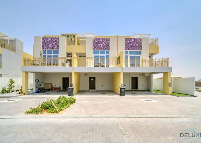 Magnificent 3Br Townhouse At Damac Hills 2, Dubailand By Deluxe Holiday Homes